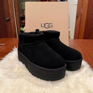 NIB!  UGG Women's Black Suede Platform Boots